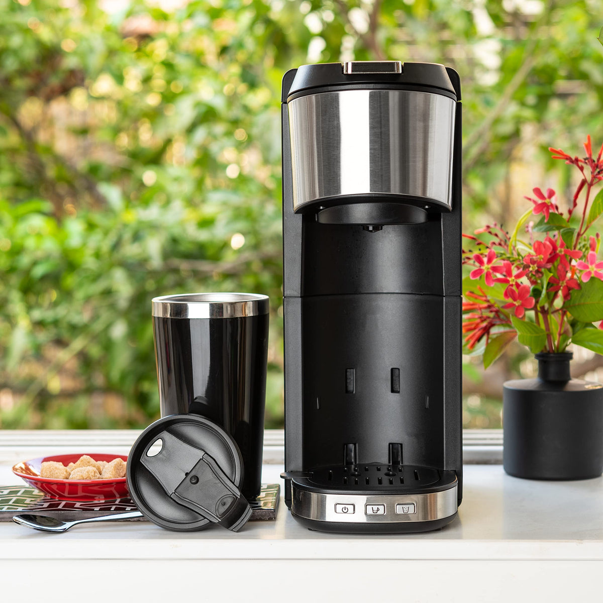 Single Serve Coffee Maker with 14oz Travel Mug U489242